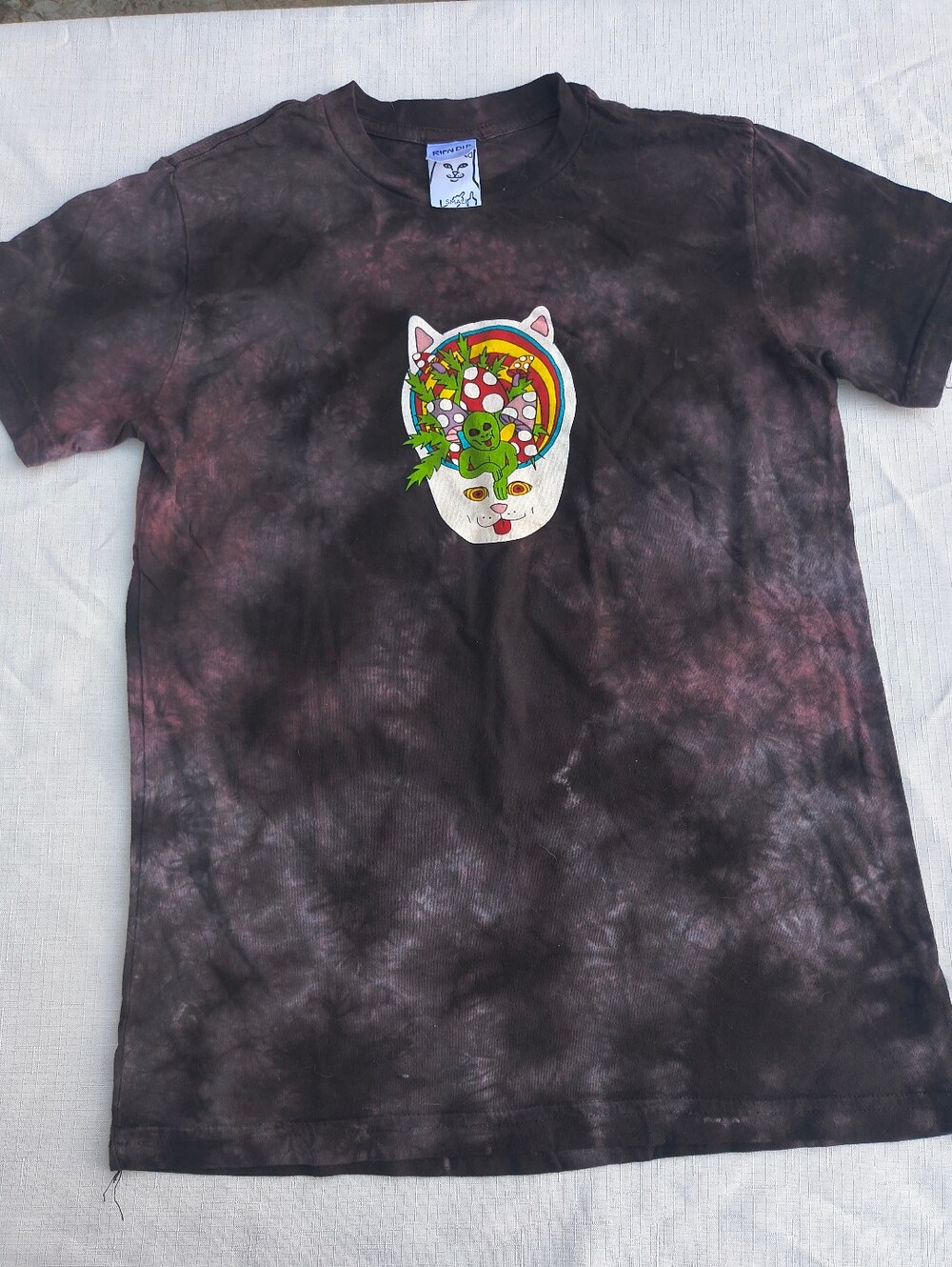 RIPNDIP Tie-Dye Cat Graphic T-ShirtRIPNDIP Touch Of Psych Grey Tie Dye T-Shirt